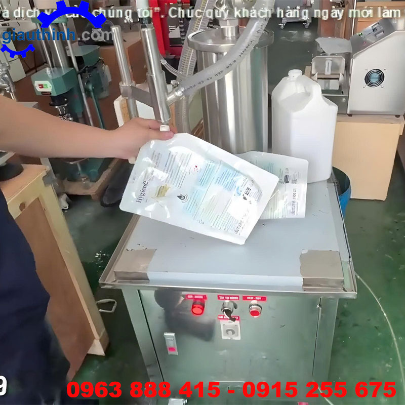 Máy chiết rót nước giặt
