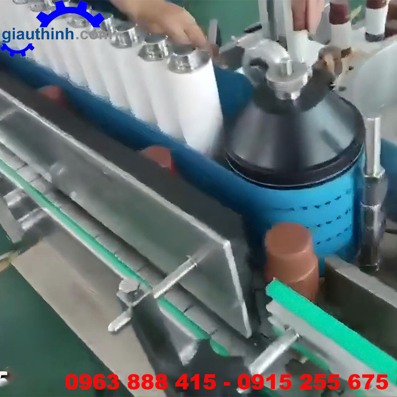 Máy dán nhãn chai lọ